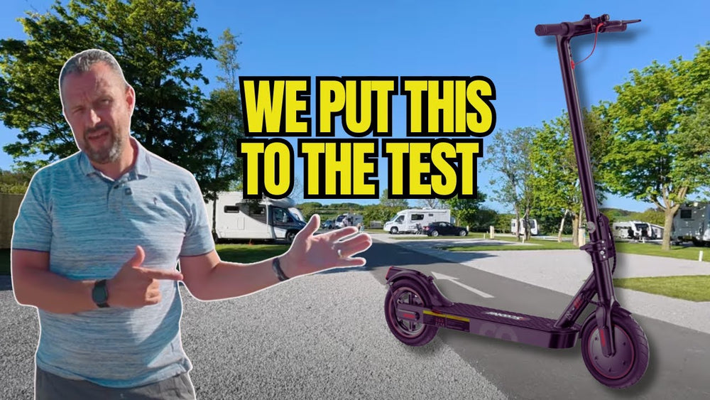 iScooter i8 is perfect for navigating city streets and getting you to your destination in style.