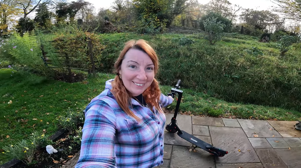 i9 iScooter Review 2025 – Affordable Commuter E-Scooter Tested!